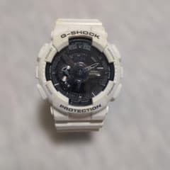 CASIO G-SHOCK ホワイト デジタル腕時計のサムネイル
