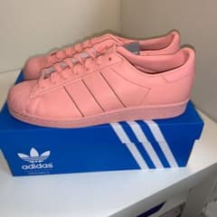 adidas アディダス スニーカーのサムネイル