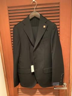 【44・新品】タグ・しつけ糸付き　LARDINI ラルディーニ　セットアップ黒のサムネイル