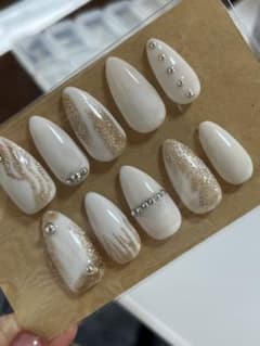 ネイルチップ　(ハンドメイド)のサムネイル