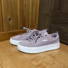 PUMA ピンク スエード スニーカーのサムネイル