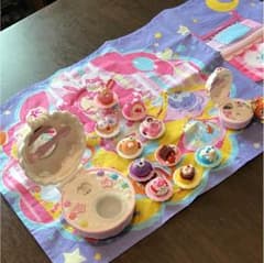 プリキュアアラモード スイーツパクトのサムネイル