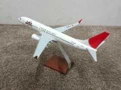 JAL JA301J 飛行機 ボーイング737-800 模型 1/100スケール JAL JA301J 飛行機 ボーイング737-800 模型 1/100スケール - メルカリ