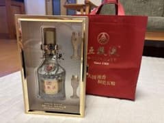 正規品 五粮液 WULIANGYE 白酒 2本セット 贈答用手提げ袋付き 新品未開封 五粮液 白酒 52度 500ml 2024年 ギフトセット&手提袋付