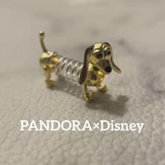 PANDORA×Disney Pixar トイストーリー スリンキー チャーム - メルカリ
