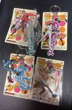 ルパン3世 メタル製プレートフィギュアキーホルダー 4種セット - メルカリ