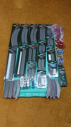 Nゲージ KATO 単線線路及び欠品品、付属品などまとめ売りのサムネイル