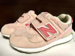 new balance ピンク スニーカー 【16cm】のサムネイル