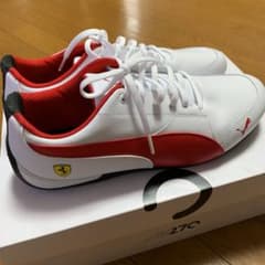 プーマ　フェラーリ　スニーカーのサムネイル