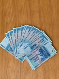 ジンバブエ 100 兆ドル紙幣 15枚セットのサムネイル