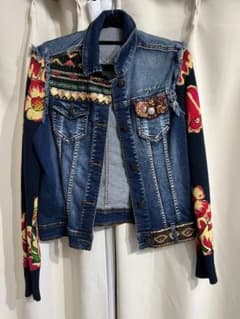 Desigual デニムジャケット 花柄 刺繍 パッチワークのサムネイル