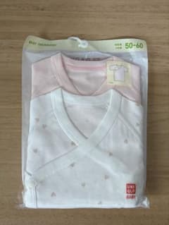 UNIQLO 短肌着2枚組 ハート ユニクロ 50-60 新生児サイズのサムネイル