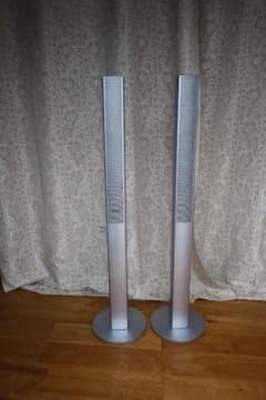 Tower speaker, silver Stand type
