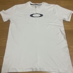 Oakley ホワイト Tシャツ Lサイズ【最終値下げ】のサムネイル