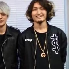 ワンオク Ryota着用 UNIF ボンバージャケットのサムネイル