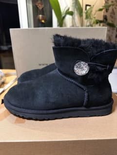 UGG W MINI BAILEY BUTTON BLING 黒 23㎝ 6 - メルカリ