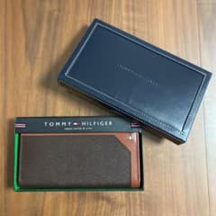 《新品未使用》トミーヒルフィガー　長財布のサムネイル