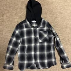 ゆ*マ様 ZARA フード付きチェックネルシャツ ブラック ホワイトのサムネイル