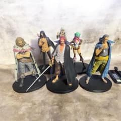 ワンピース フィギュア まとめ売り（麦わらの一味・海軍大将・赤髪海賊団 他） ワンピース フィギュア まとめ売り（麦わらの一味・海軍大将・赤髪海賊