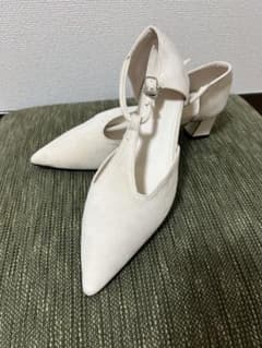 【NEUNA】センターシームローヒールパンプス ☆最終値下げのサムネイル