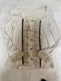 axes femme トップス(キナリと花柄)のサムネイル