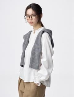 GU フリルネックブラウスSのサムネイル