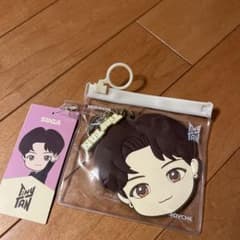 TinyTAN SUGA 미러가있는 열쇠 고리