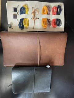 トラベラーズノートブック　travelers notebook2冊＋替え紐、付箋のサムネイル