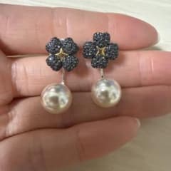 花デザイン パールピアスのサムネイル