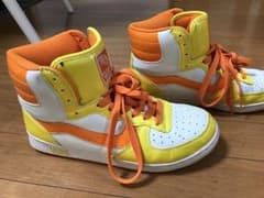 VANSレディースハイカットスニーカーのサムネイル
