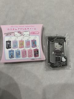 ハローキティ アクリルチャーム HELLO KITTYのサムネイル