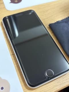 Apple iPhone SE 第2世代 ホワイト 本体 64GB SIMフリーのサムネイル