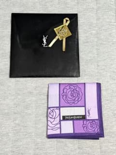 新品未使用 イヴサンローラン ハンカチのサムネイル
