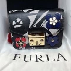 FURLA♡メトロポリス♡花柄♡レース♡レザーのサムネイル
