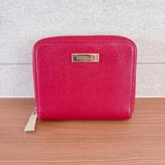 FURLA 赤 二つ折り財布のサムネイル