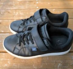 GAP キッズ ブラック スニーカーのサムネイル