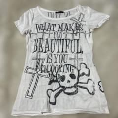 骸骨と十字架のグラフィックTシャツ Mサイズのサムネイル