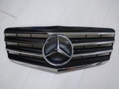 W211後期(Eクラス)用CLルックグリルとボンネットバッチのセットのサムネイル