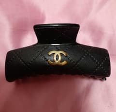 CHANEL ヘアクリップ ブラックのサムネイル