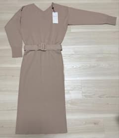 【新品】Loungedress Vネック タイトニットワンピースのサムネイル