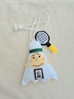 完成品】ガッツポーズのバドミントンシャトルくん・フェルト部活お守り