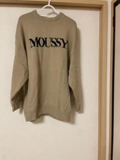 MOUSSY ロゴ入りベージュ長袖ニットのサムネイル