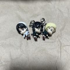 Attack Titan Pinch and connect mascots Levi Erwin