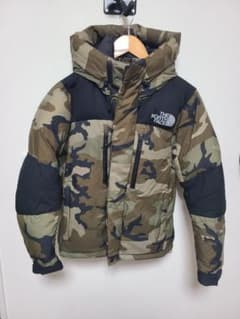 THE NORTH FACE ダウンジャケット カモフラ柄 XSのサムネイル