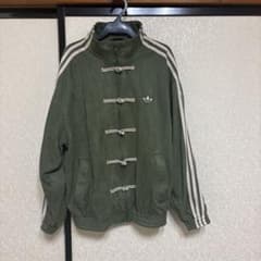 アディダス チャイナ トラックジャケット オリーブ adidas チャイナボタン トラックジャケット オリーブ - メルカリ