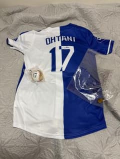 OHTANI ドジャースユニフォーム 17 プリントサイン入り&50/50ボール OHTANI ドジャースユニフォーム 17 プリントサイン入り&50/50ボール