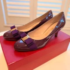 美品】 サルヴァトーレフェラガモ CARLA55 パテント 紫 7 1/2D - メルカリ