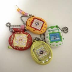 たまごっち　ガチャガチャ　ミニチュアチャームコレクションのサムネイル