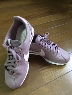 NIKE スニーカーのサムネイル