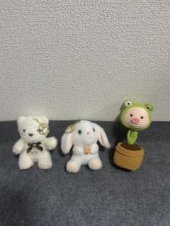 ハンドメイド商品と動物のキーホルダーのサムネイル
